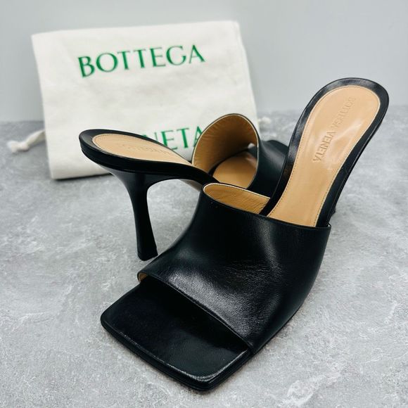 New Unused Bottega Black Stretch Leather Mules Heels Size 38 $950 w/Dust Bag